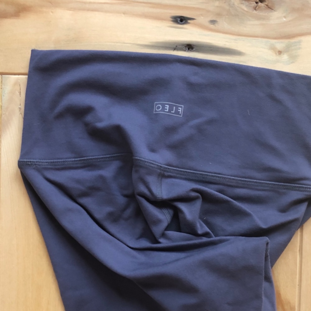 Fleo Super High Rise Leggings (Sz. M) - Picture 3 of 5